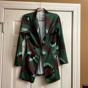 Women’s casual camo jacket